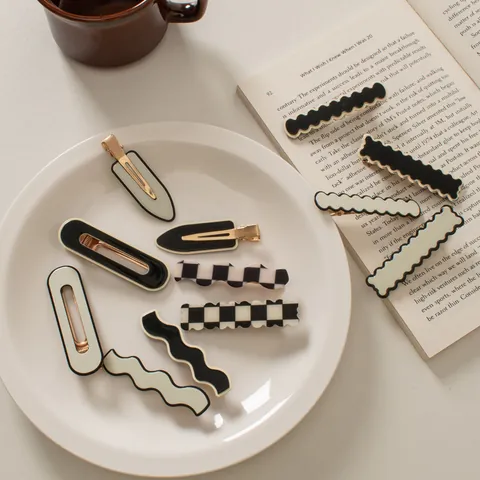 Französisch Retro Schwarz Weiß Welle Schachbrett Haarspangen Harz Legierung Entenschnabelklemme Damen Tägliche Haarschmuck