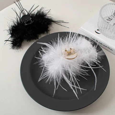 Elegant Faux Ostrich Feather Hair Claw Clip Large Plastic Shark Clip For Women French Retro Style Autumn Winter Hair Accessories