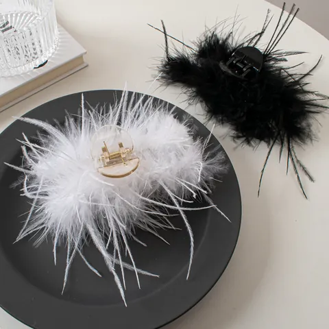 Elegant Faux Ostrich Feather Hair Claw Clip Large Plastic Shark Clip For Women French Retro Style Autumn Winter Hair Accessories