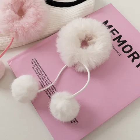 Süß Niedlich Plüsch Haargummi Mit Weichem Bommel Anhänger Kunstfell Scrunchie Elegant Haarseil Für Damen Mädchen Winter Haarschmuck
