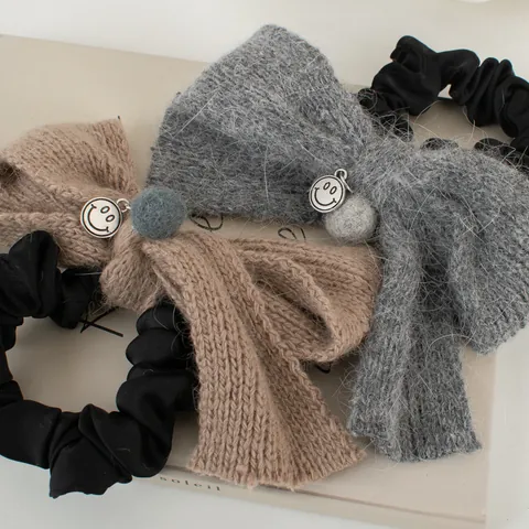 Coletero con Lazo de Punto de Otoño Invierno para Mujer Con Colgante de Cara Sonriente Pompón Gomas para el Pelo Elásticas Accesorios para el Cabello Estilo Coreano