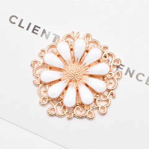 Pendenti a Forma di Margherita in Smalto Bianco Base in Lega Filigranata Accessori per Creazione Gioielli Floreali Fai da Te Mollette Spille Copricapo