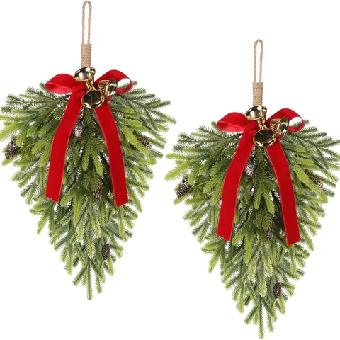 Guirnalda de Navidad de Pino de Norfolk Artificial Con Lazo de Terciopelo Rojo Campanas Doradas y Piñas Naturales