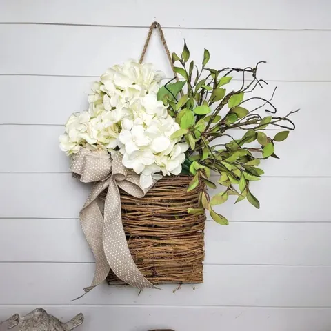 Artificial Hydrangea Flower Basket Wreath Farmhouse Wall Hanging Decor With Woven Basket For Front Door Spring Home Decoration