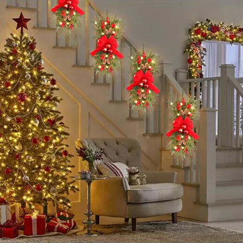 Ghirlanda Natalizia Teardrop Con Luci LED Calde Fiocco Rosso Bacche Pigne Verde Artificiale Per Decorazione Porta Scale
