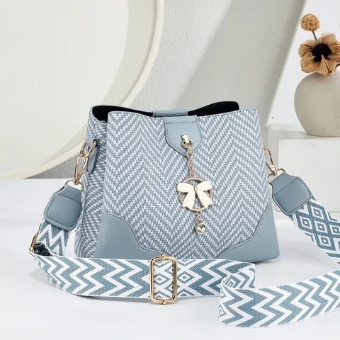Fashion Women Woven Texture Bucket Bag PU Leather Wide Jacquard Strap Bow Rhinestone Pendant Crossbody Shoulder Bag Daily Commuter