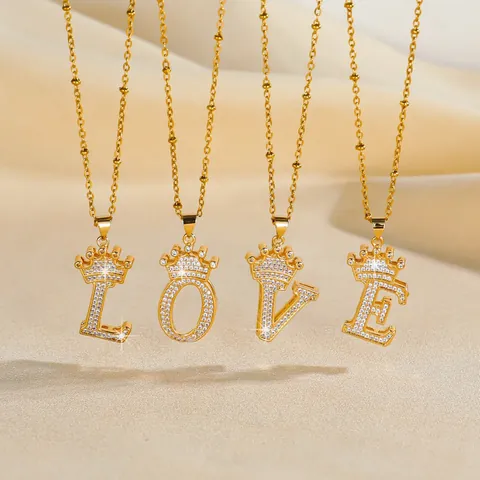 18K Gold Plated Stainless Steel 26 Initial Letter Crown Pendant Necklace For Women Zirconia Inlaid Fashion Jewelry Clavicle Chain