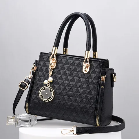 Damen Mode Geometrische Dreieck Geprägte PU Leder Handtasche Mit Kleeblatt Künstliche Perle Anhänger Top Griff Umhängetasche