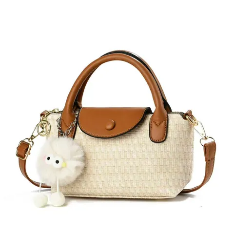 Bolso de Mano Trenzado Casual para Mujer Minimalista Cuero PU Con Solapa Bandolera Con Colgante de Peluche Bolso Pequeño Hombro