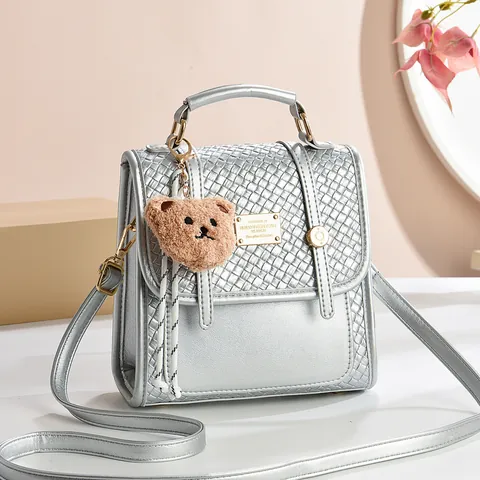 Damen Mode PU Leder Rucksack Gewebte Textur Handtasche Umhängetasche Mit Plüschbär Anhänger Für Reisen Shopping Alltag