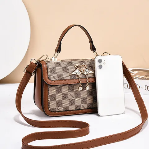 Women Retro PU Leather Checkerboard Crossbody Bag Swan Metal Buckle Small Square Satchel Bag With Pearl Pendant Handbag