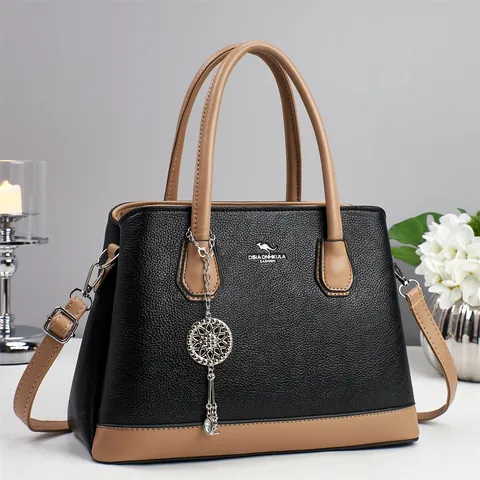 Borsa a Mano da Donna in Pelle PU a Contrasto Grande Capacità Borsa Tote Grana Litchi Con Ciondolo in Metallo Moda