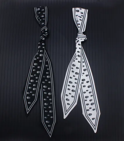 Bufanda de Satén con Estampado de Calavera para Mujer Estilo Gothic Rock Sarga Imitación Seda Cinta Asa de Bolso Diadema Pañuelo