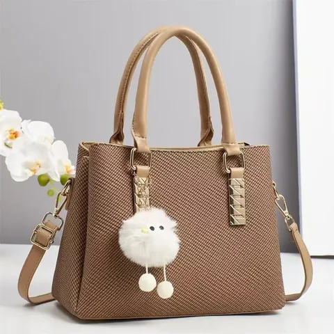 Borsa a Mano da Donna in Pelle PU con Trama Intrecciata e Ciondolo a Pompon Hardware Dorato Borsa a Tracolla Quotidiana