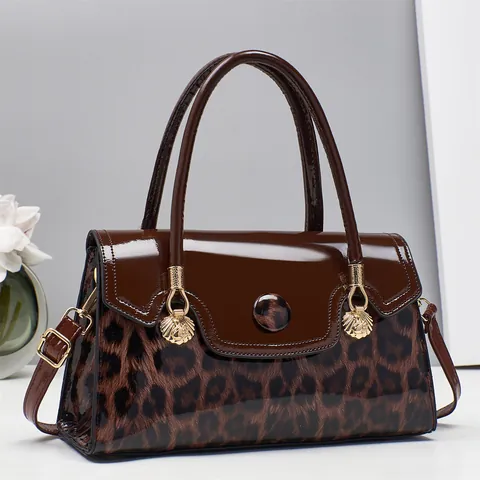 Sac à Main à la Mode en Cuir Verni Imprimé Léopard Avec Charmes de Coquille Sac à Bandoulière Brillant pour Femmes