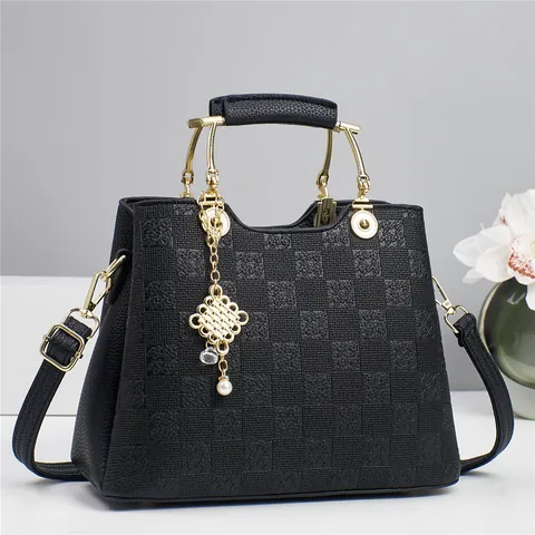 Borsa da Donna alla Moda con Goffratura a Quadretti in Pelle PU Borsa a Tracolla con Ciondolo a Nodo Cinese e Perle Grande Capacità