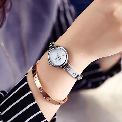 Women Bangle Watch Fashion Rhinestone Inlaid Quartz Wristwatch Elegant Minimalist Metal Strap Ladies Jewelry Watch Gift