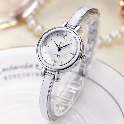 Fashion Women Bracelet Quartz Watch Elegant Roman Numerals Dial Blue Hands Stainless Steel Band Alloy Case Bangle Wristwatch
