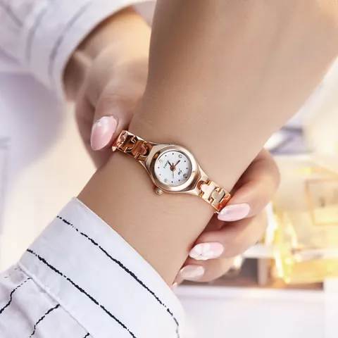 Luxus Damen Quarzuhr Schmales Edelstahlarmband Elegant Minimalistisch Rundes Zifferblatt Strass Dekorative Damenarmbanduhr
