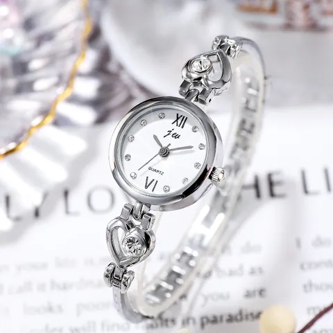 Elegant Heart Link Bracelet Watch For Women Alloy Rhinestone Decorative Quartz Wristwatch With Roman Numerals Vintage Jewelry