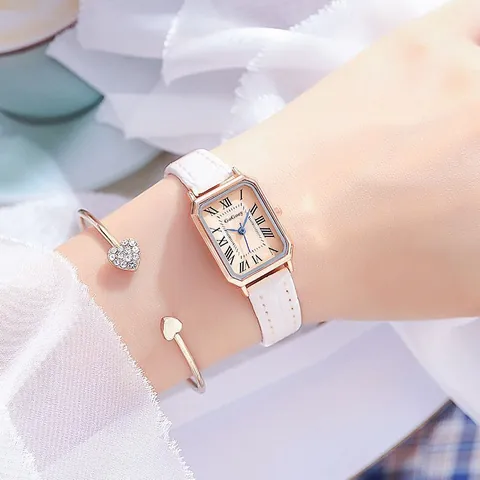 Reloj de Cuarzo Rectangular Vintage para Mujer Esfera con Números Romanos Correa de Cuero PU Juego de Reloj con Pulsera de Corazón