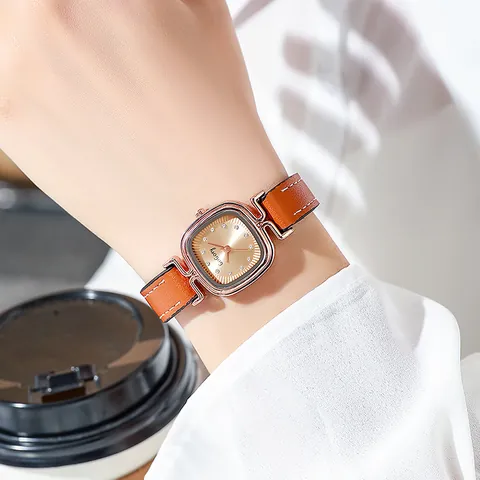 Elegante Reloj de Cuarzo para Mujer Caja Cuadrata de Aleación Vintage Correa de Cuero PU Marcadores de Strass Reloj de Pulsera