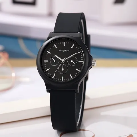 Dames Mode Quartzhorloge Siliconen Band Drievoudig Wijzerplaat Ontwerp Casual Minimalistisch Polshorloge Voor Studenten Examen