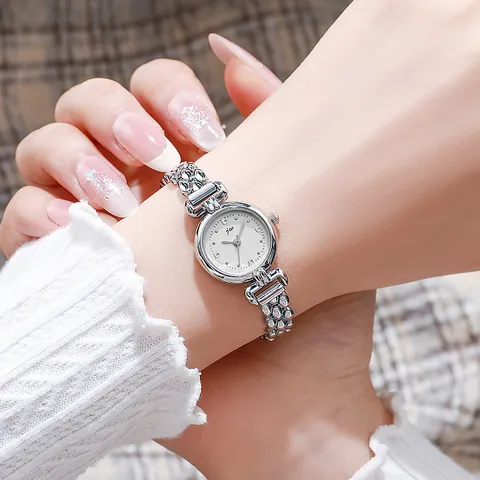 Luxus Damen Armbanduhr Vintage Kleines Rundes Zifferblatt Quarzuhr Mit Strass Index Elegante Legierung Schmuckstil Uhr