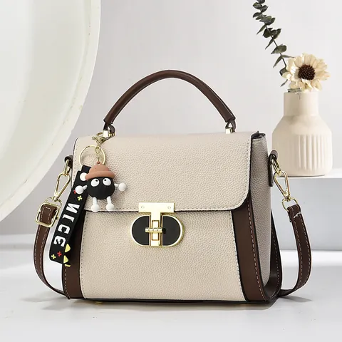 Bolso Bandolera de Cuero PU con Bloque de Color para Mujer Vintage Grano de Lichi Bolso de Mano con Colgante de Dibujos Animados Bolso Cuadrado Pequeño