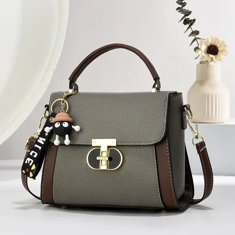 Bolso Bandolera de Cuero PU con Bloque de Color para Mujer Vintage Grano de Lichi Bolso de Mano con Colgante de Dibujos Animados Bolso Cuadrado Pequeño