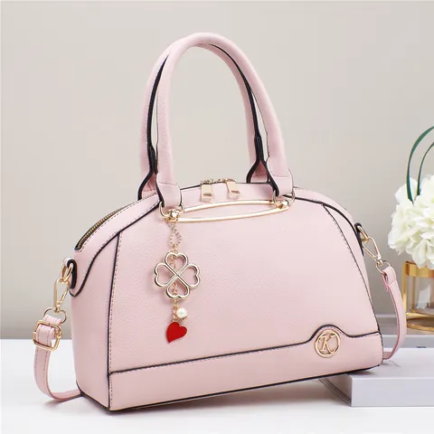 Borsa a Mano da Donna in Pelle PU a Forma di Conchiglia con Trama Lychee Borsa a Tracolla con Ciondolo a Quadrifoglio e Cuore