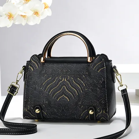 Borsa da Donna Stile Cinese Ricamata Piccola Borsa a Tracolla Manico in Metallo Pelle PU Retro Etnica Borsa a Mano