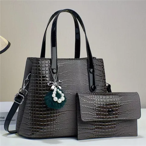 Juego de Bolsos de Cuero PU con Relieve de Cocodrilo para Mujer 2 Piezas Bolso de Mano Con Cartera a Juego Colgante de Peluche