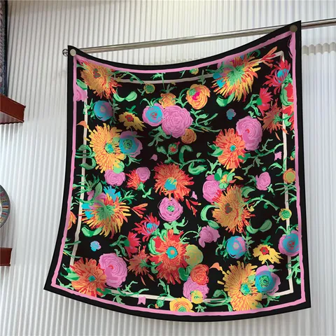 Elegante Foulard Quadrato in Raso per Donna con Stampa Floreale e Tigre Effetto Seta Grande Scialle Decorativo Accessori di Moda