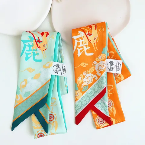 Ruban Cheveux en Satin Style Chinois Moderne pour Femmes Imprimé Nuage de Bon Augure Cerf Foulard Twilly pour Sac Cou Poignet