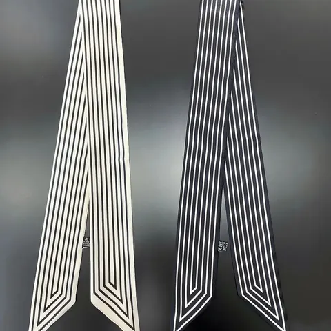 Sciarpa Twilly in Satin a Strisce Geometriche Francese per Donna Cravatta Multiuso per Capelli Nastro per Manico Borsa Elegante Sciarpa da Collo Stampa Digitale