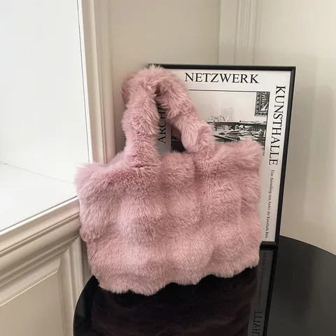 Sac Fourre-tout en Peluche Fausse Fourrure de Lapin Texture Bulle Sac à Main Doux Avec Pendentif Animal de Dessin Animé Automne Hiver Femme