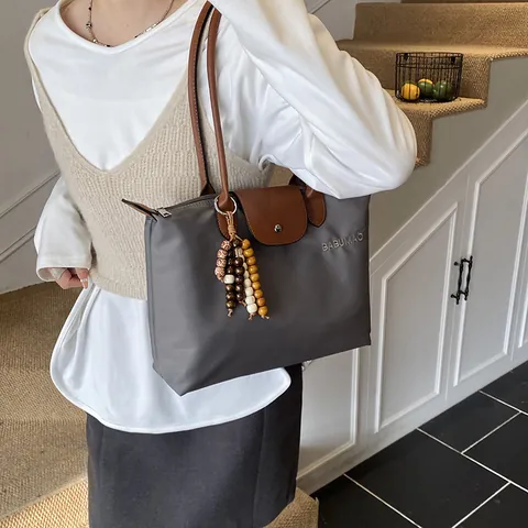 Bolso de Mano de Nailon de Gran Capacidad para Mujer Minimalista Urbano Bolso de Hombro Plegable Con Solapa de Cuero Sintético Y Cierre de Cremallera Bolso Casual Diario