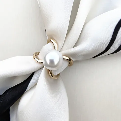 Eleganter V Form Legierung Tuchring Mit Künstlicher Perle Geometrisch Kreuz Seidenschal Clip Schnalle Für Damen Schal Zubehör Geschenk