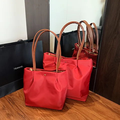 Large Capacity Waterproof Nylon Tote Bag For Women Lightweight Pleated Shoulder Bag With PU Leather Handle Daily Travel Work