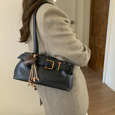 Borsa Sottoascellare in Pelle PU Minimalista Vintage per Donna Borsa a Tracolla Retro Sofisticata Con Ciondolo a Cuore Borsa Pendolare