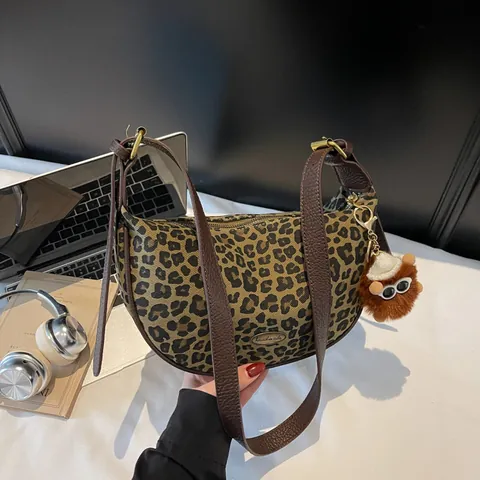 Vintage Leopardenmuster Leinwand Hobo Tasche Für Damen Halbmond Schultertasche Mit PU Leder Riemen Und Plüsch Anhänger