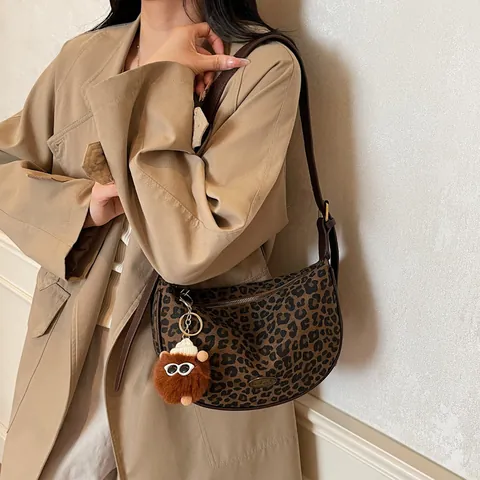 Vintage Leopardenmuster Leinwand Hobo Tasche Für Damen Halbmond Schultertasche Mit PU Leder Riemen Und Plüsch Anhänger