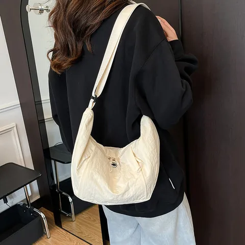 Bolso de Hombro de Media Luna de Nailon para Mujer Bolso Bandolera Plisado de Color Sólido Minimalista Coreano para Trabajo Diario