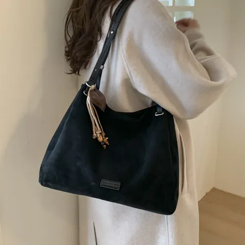 Vintage Suède Tote Tas Grote Capaciteit Voor Vrouwen Minimalistisch Gematteerd Schoudertas Met Hart Hanger Kwastje Retro Forensen Hobo Tas
