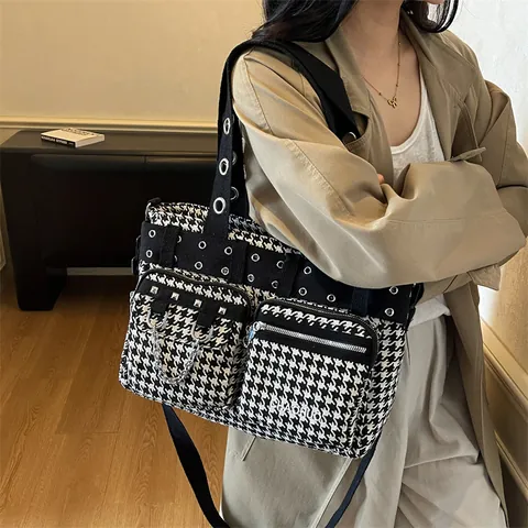 Borsa a Spalla Donna Punk in Tela a Pied De Poule Grande Capacità Tote Bag Con Catena in Metallo Borchie Occhielli