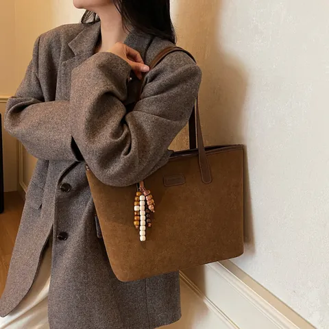 Vintage Leopard Print Large Capacity Tote Bag For Women PU Leather Commuter Shoulder Bag With Wooden Bead Charm