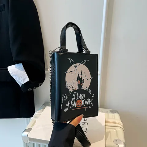 Borsa a Mano a Forma di Libro Castello Zucca Halloween Gotica Libro Degli Incantesimi in Pelle PU Tracolla Con Catena in Metallo
