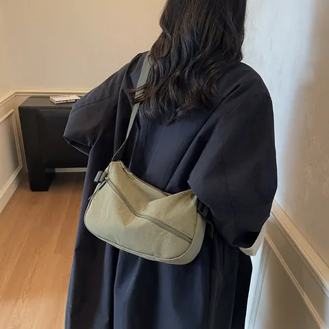 Bolso Bandolera Crescent de Nailon Ligero para Mujer Gran Capacidad Bolso de Hombro Casual Urbano Con Correa Ajustable