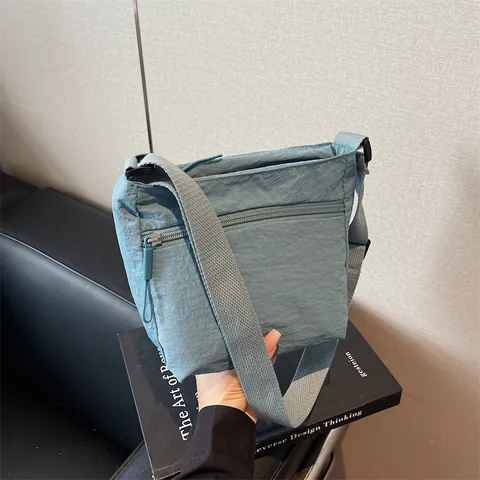 Borsa a Tracolla Casual in Nylon da Donna Grande Capacità Minimalista Tinta Unita Messenger Bag Borsa a Spalla Quotidiana